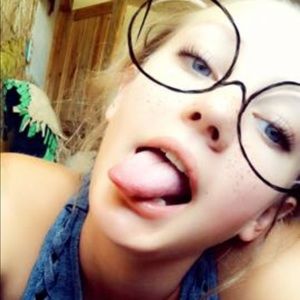 Meet your Posher, Isabel